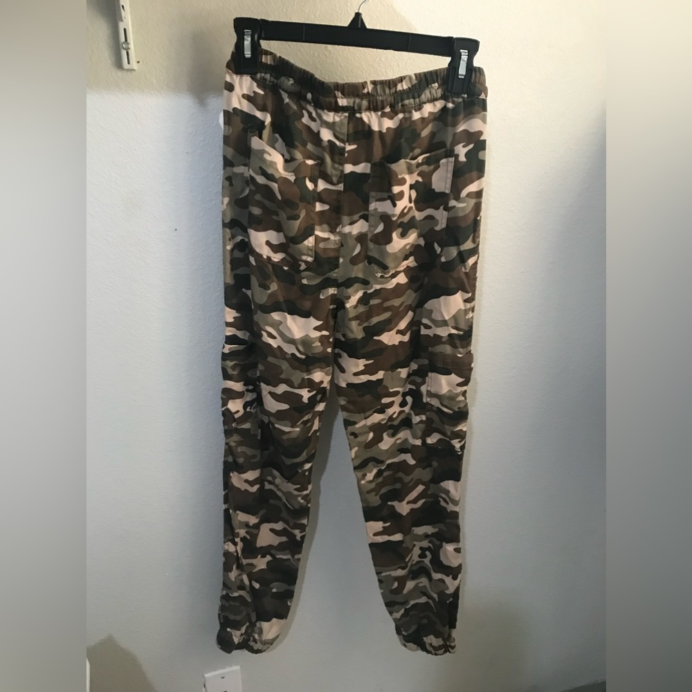 Brand: Love Tree   Style: Camo Cargo Joggers   (New with tags)